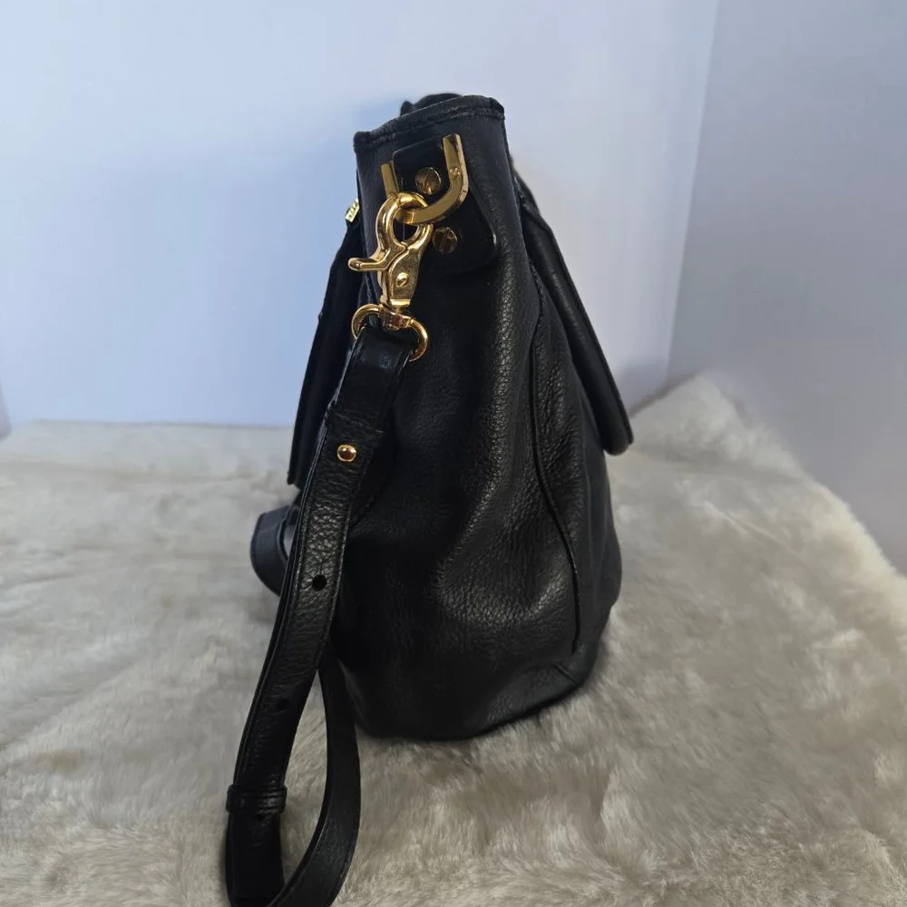 Women's Tory Burch Amanda Classic Hobo Black Pebbled Leather Crossbody Bag